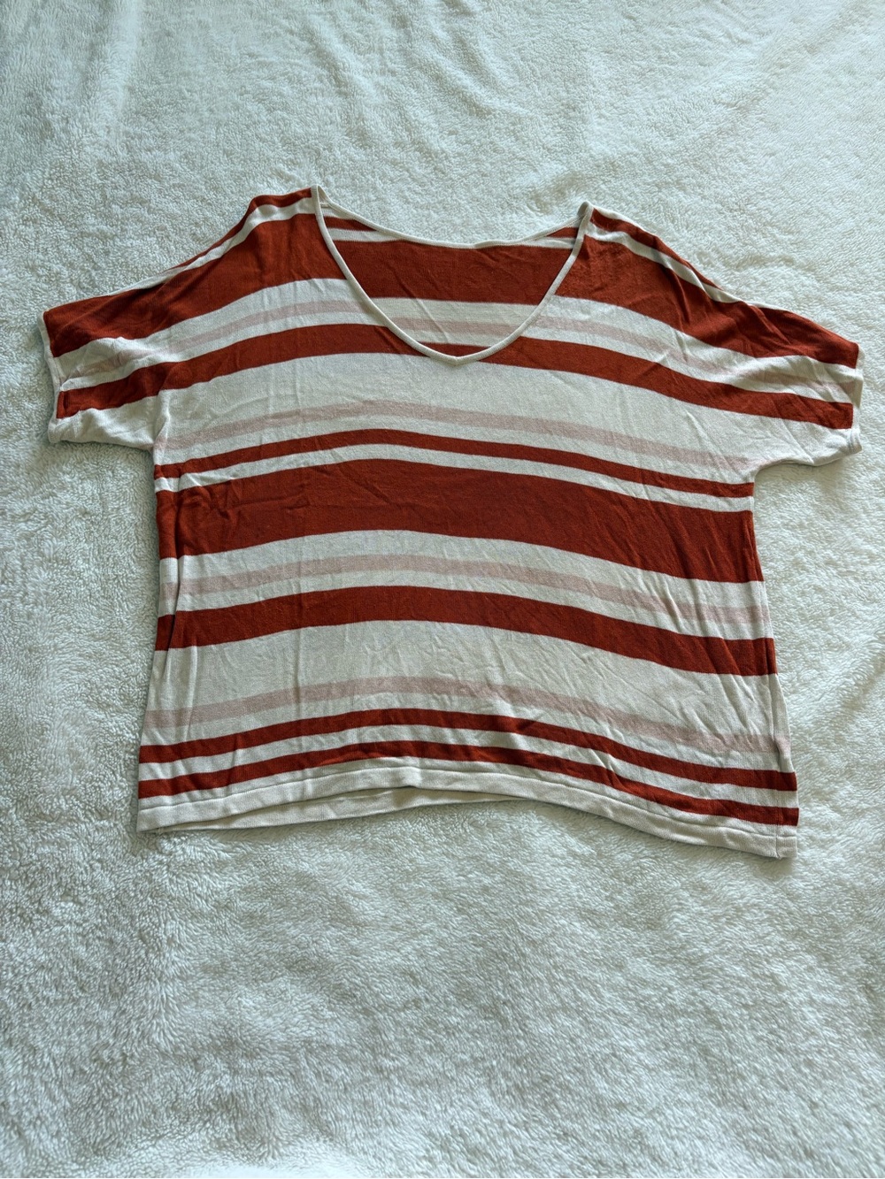 Relaxed V-Neck Striped Women's Top in Rust and Cream